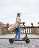 ENGWE Y700 electric scooter — product photo 3 of 6