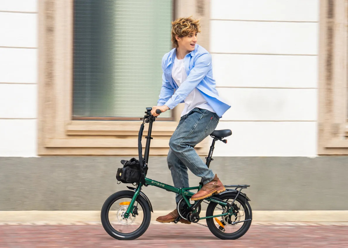 Fold it. Carry it. Ride it. Zip Up. Move Free. 4+2 Bike Camping Urban Commuting Public Transport Transfer Outside Working Inside Storage