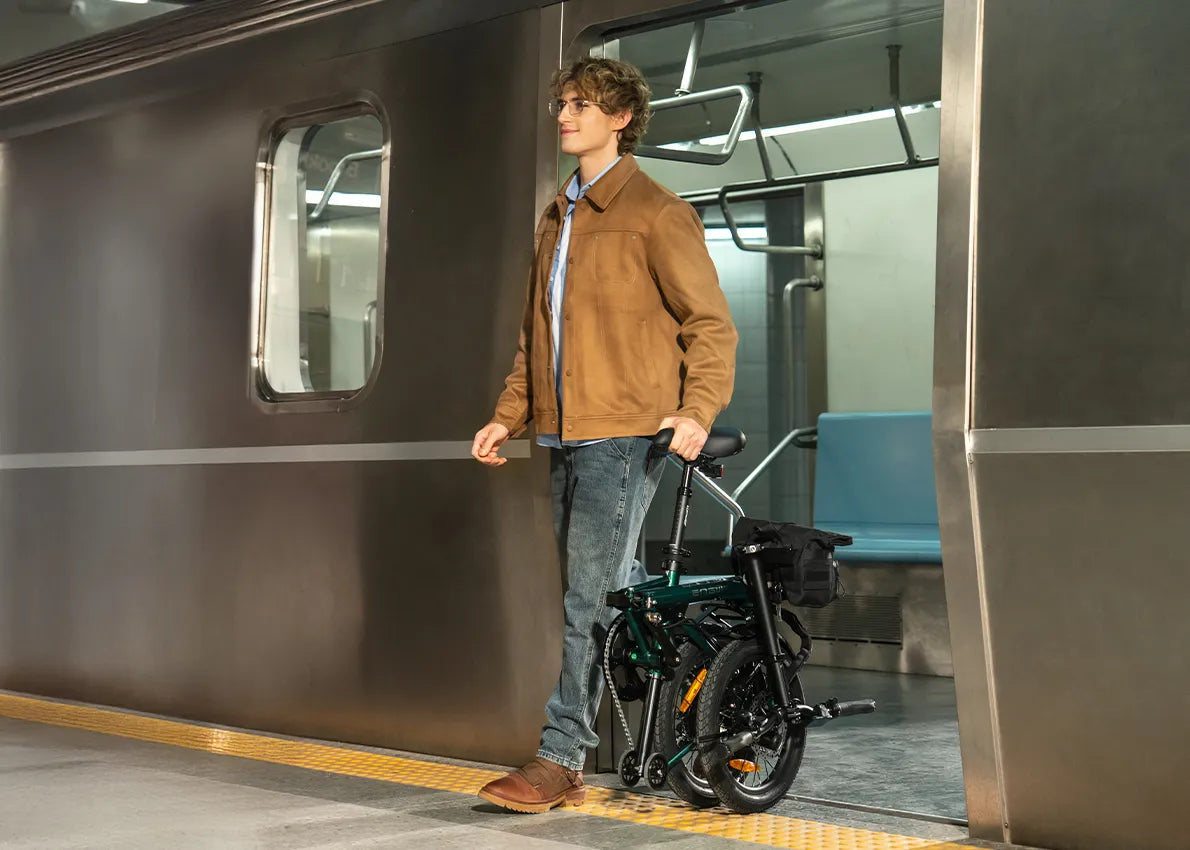 Fold it. Carry it. Ride it. Zip Up. Move Free. 4+2 Bike Camping Urban Commuting Public Transport Transfer Outside Working Inside Storage